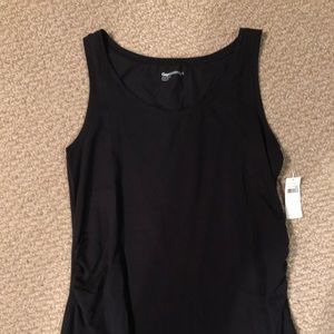 NWT *ONE LEFT* Gap Maternity Black Tank top